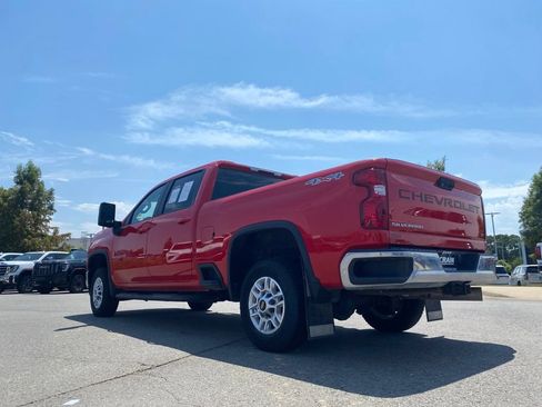 Used 2022 Chevrolet Silverado 2500 LT w/ Convenience Package AWD/4WD image 10