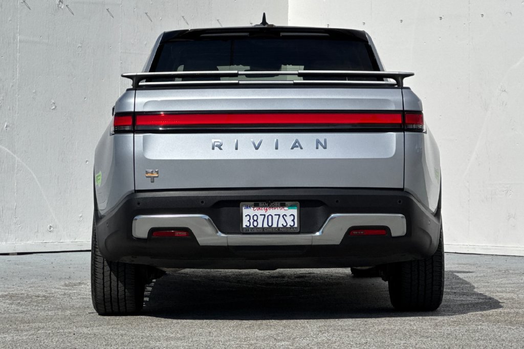 Used 2022 Rivian R1T Adventure AWD/4WD image 4