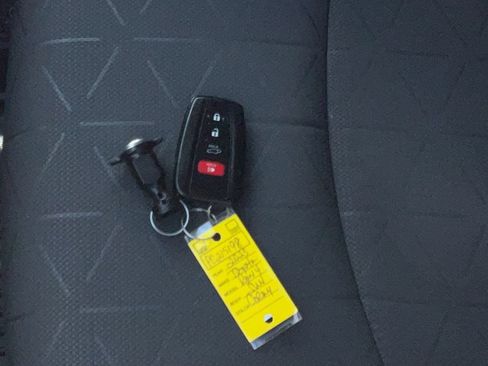 Used 2023 Toyota RAV4 XLE w/ Convenience Package FWD image 25