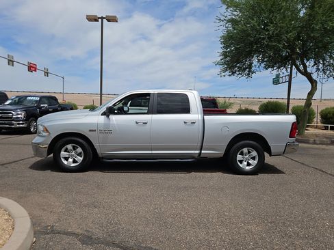 Used 2017 RAM 1500 Classic SLT RWD image 9