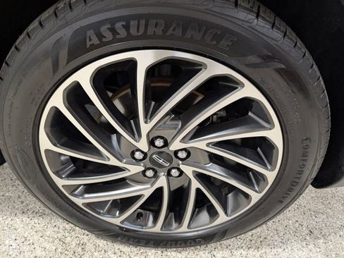 Used 2020 Lincoln Nautilus Reserve w/ Equipment Group 201A image 12