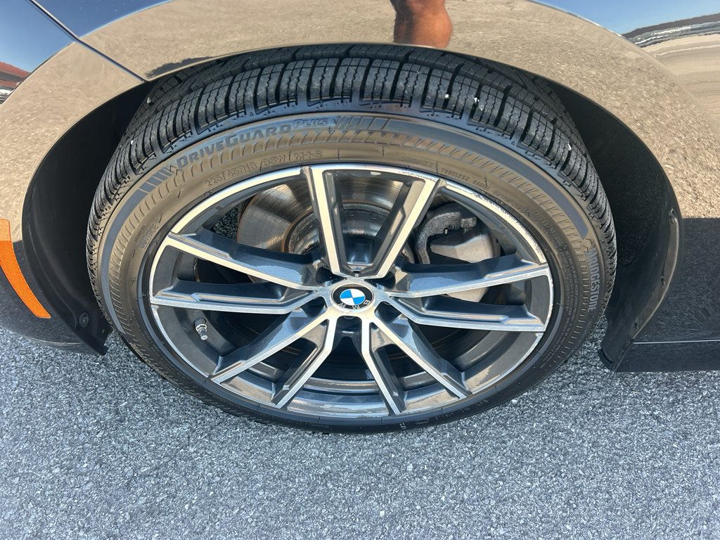Used 2020 BMW 330i Sedan w/ Convenience Package RWD image 11