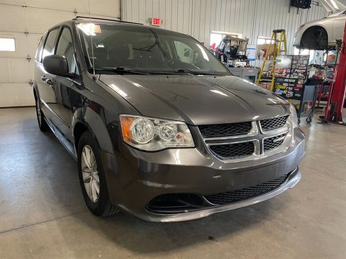 Used 2016 Dodge Grand Caravan SXT image 5