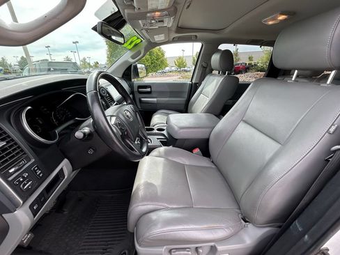 Used 2022 Toyota Sequoia Limited AWD/4WD image 15