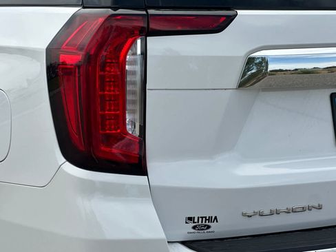 Used 2022 GMC Yukon XL SLT w/ SLT Premium Package AWD/4WD image 30
