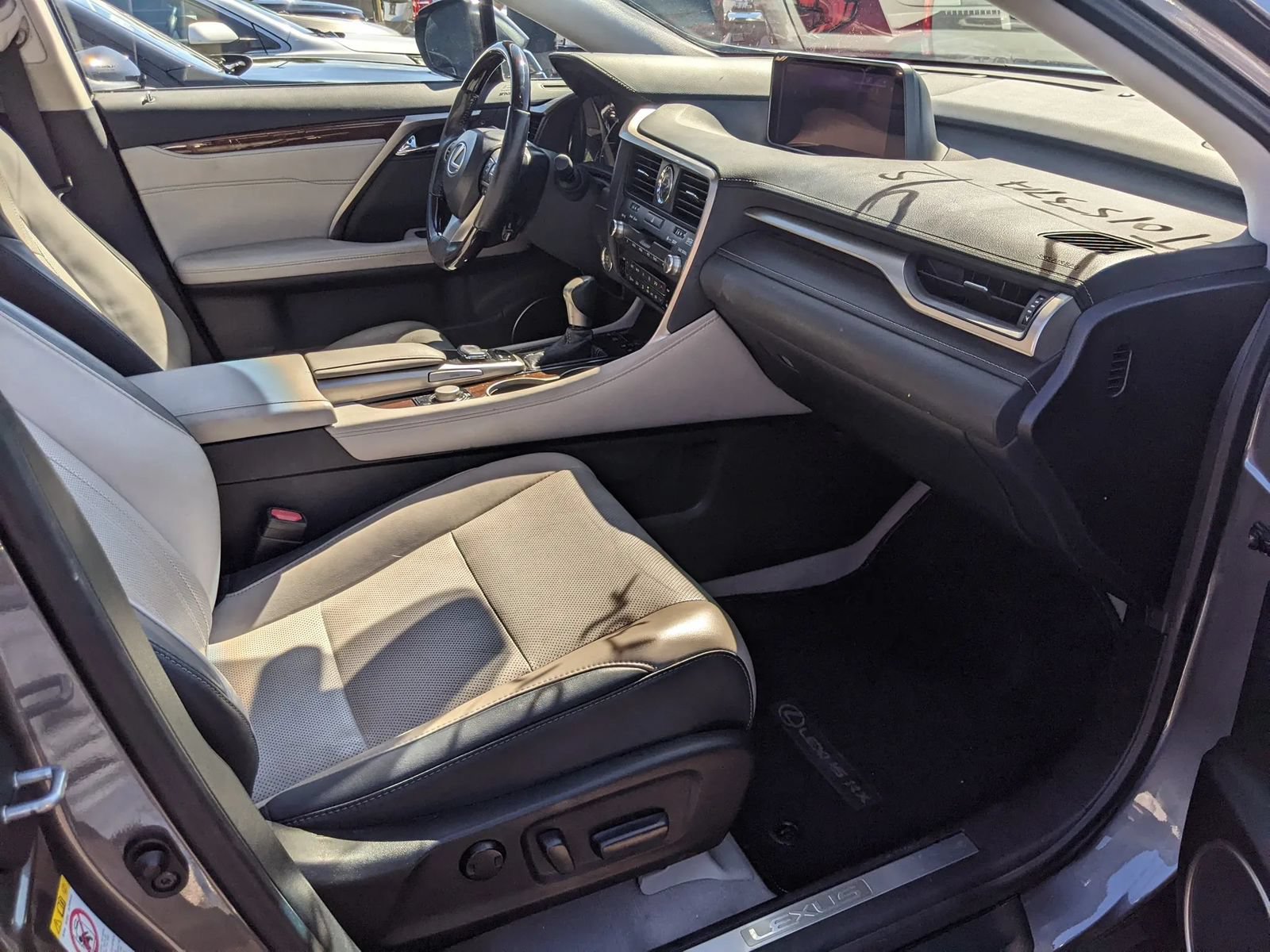 Used 2017 Lexus RX 350 FWD w/ Premium Package image 9