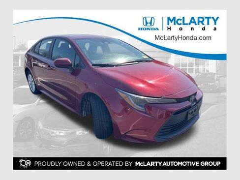 Used 2023 Toyota Corolla LE w/ LE Convenience Package image 1