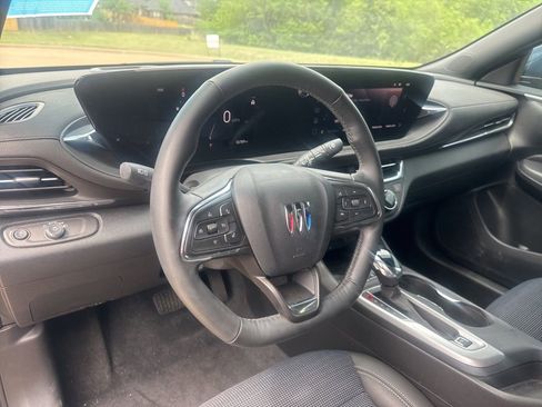 Used 2025 Buick Envista Preferred w/ Convenience I Package image 6