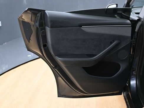 Used 2026 Tesla Model Y Long Range RWD image 32