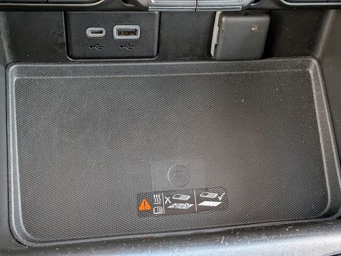 Used 2022 Chevrolet Suburban RST w/ Sport Performance Package image 23