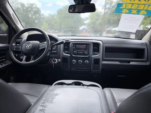 Used 2018 RAM 2500 Tradesman w/ Chrome Appearance Group AWD/4WD image 12