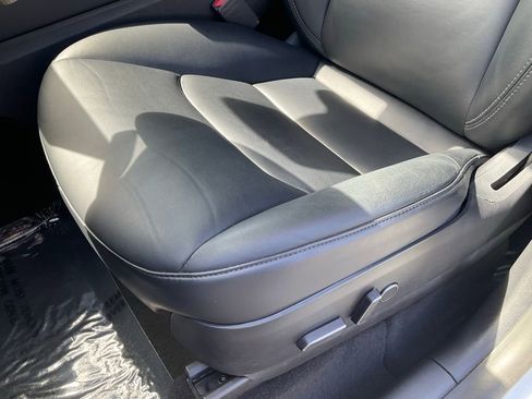 Used 2021 Tesla Model Y Long Range image 16