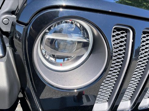 Used 2022 Jeep Wrangler Rubicon w/ LED Lighting Group AWD/4WD image 26