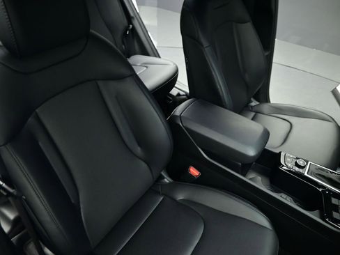 Certified 2025 Kia Sportage EX w/ Premium Package image 60