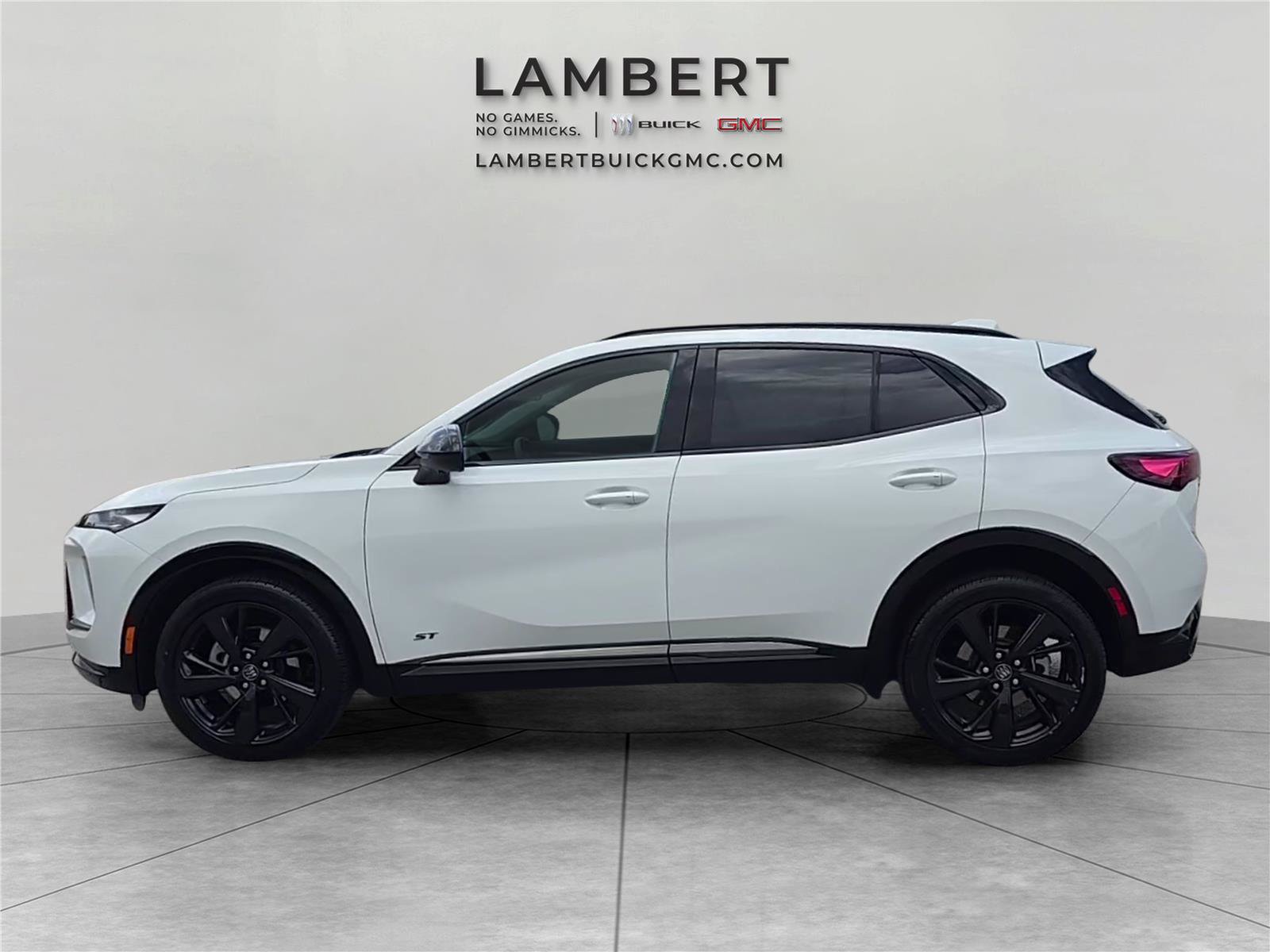Used 2025 Buick Envision Sport Touring AWD/4WD image 2