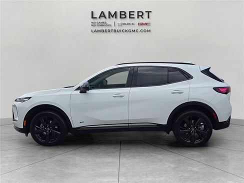 Used 2025 Buick Envision Sport Touring AWD/4WD image 2