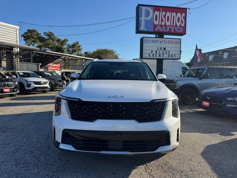 Used 2024 Kia Sorento S image 3