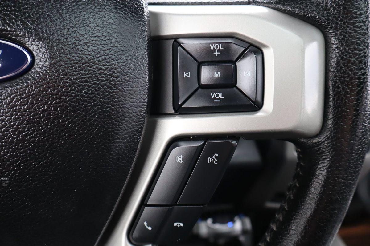 Used 2015 Ford F150 Lariat w/ Equipment Group 502A Luxury AWD/4WD image 31