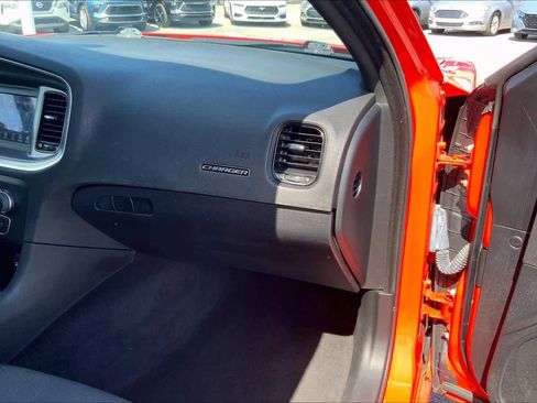 Used 2021 Dodge Charger SXT w/ Blacktop Package image 17