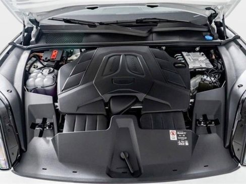 Used 2025 Porsche Cayenne Base image 61