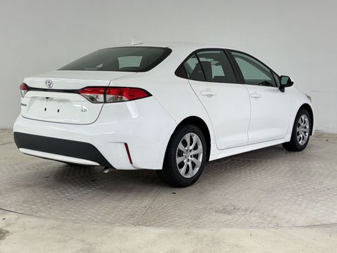 Used 2021 Toyota Corolla LE FWD image 9