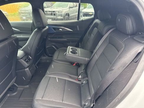 New 2025 Chevrolet Equinox EV LT w/ Convenience Package II FWD image 10