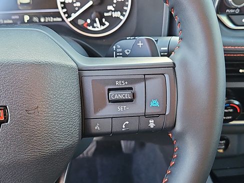 Used 2025 Nissan Rogue SV image 18