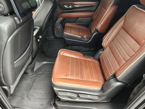 Used 2023 GMC Yukon XL Denali Ultimate image 27