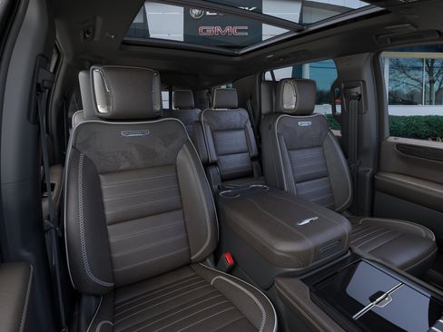 New 2026 GMC Yukon Denali Ultimate w/ LPO, Floor Liner Package AWD/4WD image 44