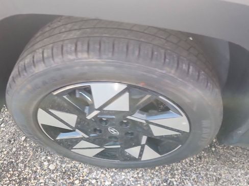 Used 2025 Hyundai Kona SEL AWD/4WD image 7