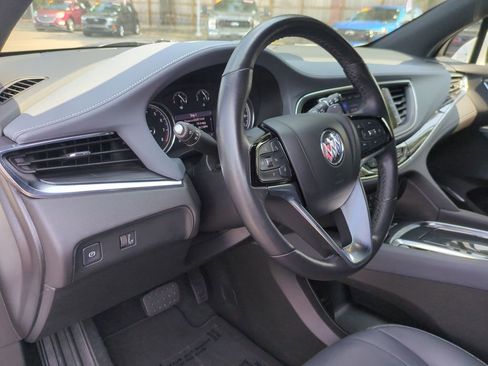 Used 2023 Buick Enclave Essence image 10
