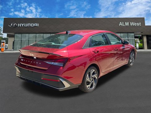 Used 2025 Hyundai Elantra Sport FWD image 5