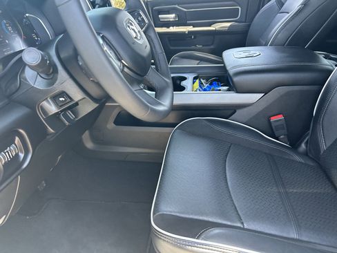Used 2025 RAM 2500 Laramie AWD/4WD image 27