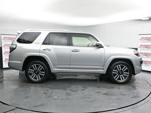 Used 2022 Toyota 4Runner Limited image 9