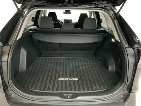 Used 2025 Toyota RAV4 LE AWD/4WD image 8