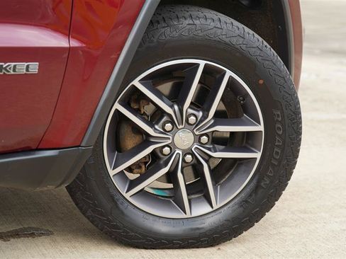 Used 2018 Jeep Grand Cherokee Limited AWD/4WD image 18