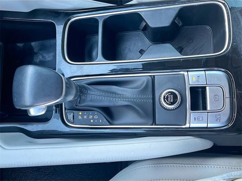 Used 2023 Kia Telluride EX w/ EX Captain's Chair Package image 17