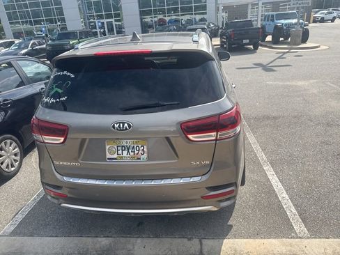 Used 2016 Kia Sorento SX FWD image 17