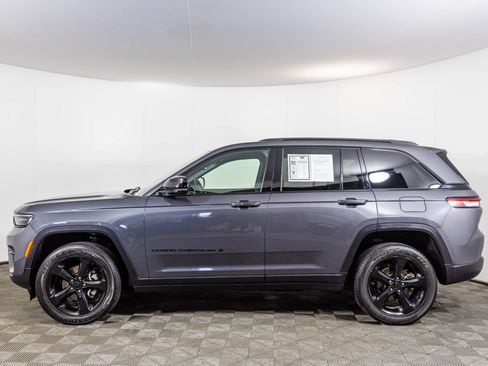 Used 2024 Jeep Grand Cherokee Altitude AWD/4WD image 22