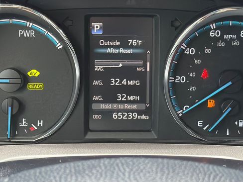 Used 2018 Toyota RAV4 LE AWD/4WD image 27