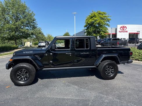 Used 2022 Jeep Gladiator Sport AWD/4WD image 3