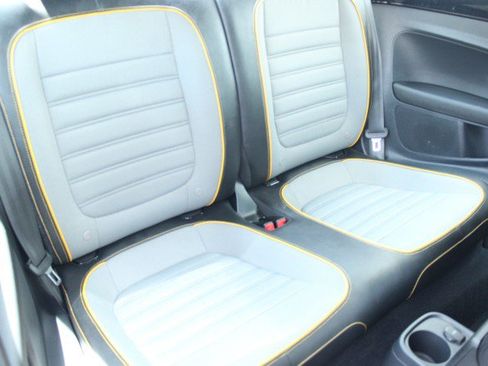 Used 2018 Volkswagen Beetle 2.0T Dune FWD image 21
