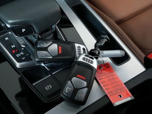 Used 2025 Audi Q5 2.0T Premium w/ Convenience Plus Package image 14