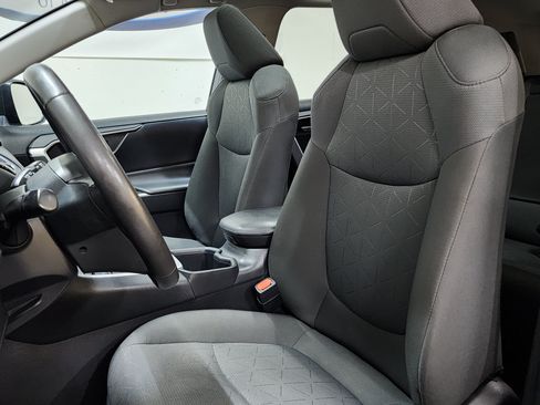 Used 2022 Toyota RAV4 XLE w/ Convenience Package AWD/4WD image 14
