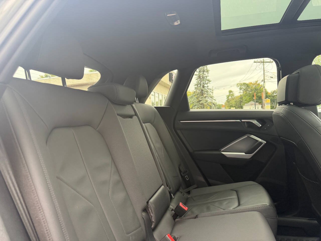 Used 2020 Audi Q3 2.0T Premium Plus w/ Premium Plus Package AWD/4WD image 26