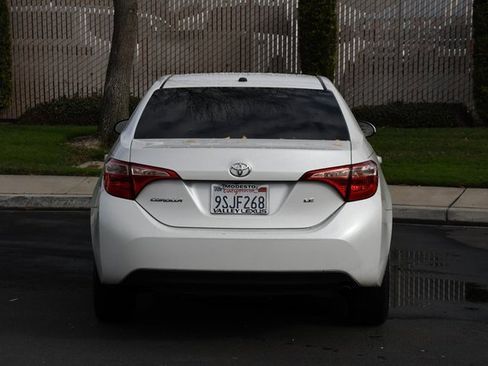 Used 2017 Toyota Corolla LE w/ LE Premium Package w/Moonroof image 5