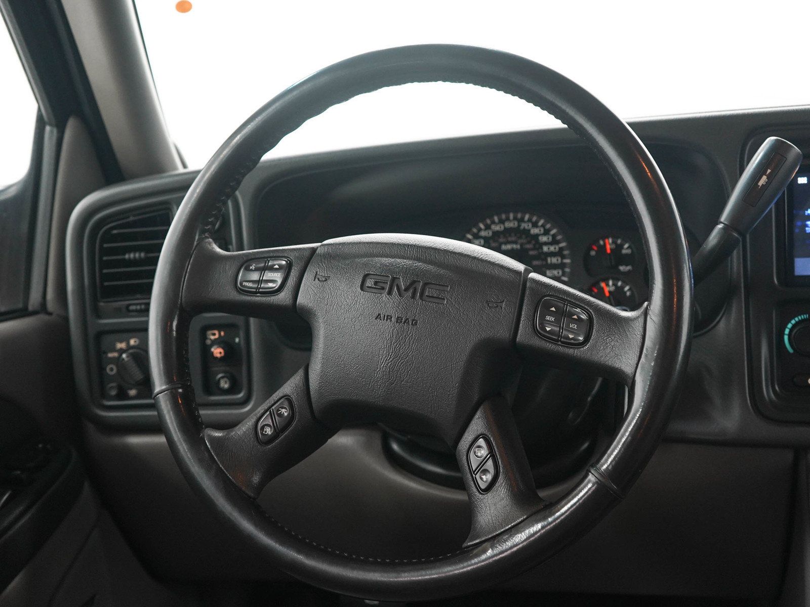 Used 2003 GMC Yukon XL 2500 SLT w/ 1SD Preferred Equipment Group AWD/4WD image 18