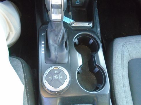 Used 2025 Ford Bronco Big Bend image 12