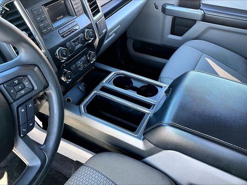 Used 2016 Ford F150 XLT image 12