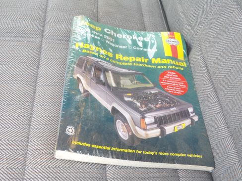 Used 1996 Jeep Cherokee SE image 13